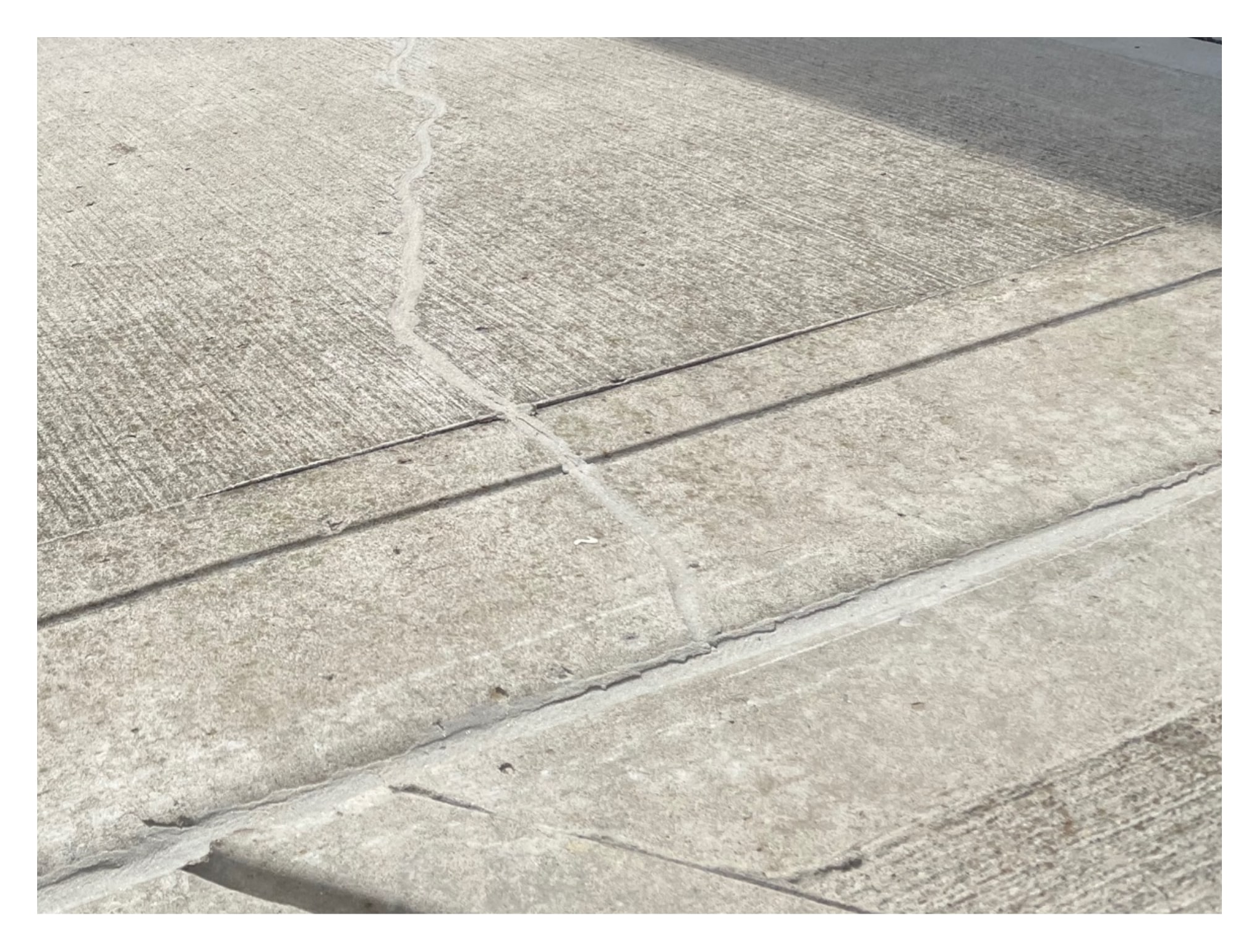 Cracked Concrete | Cracked Sidewalk | Columbus, OH | SmartLevel Concrete